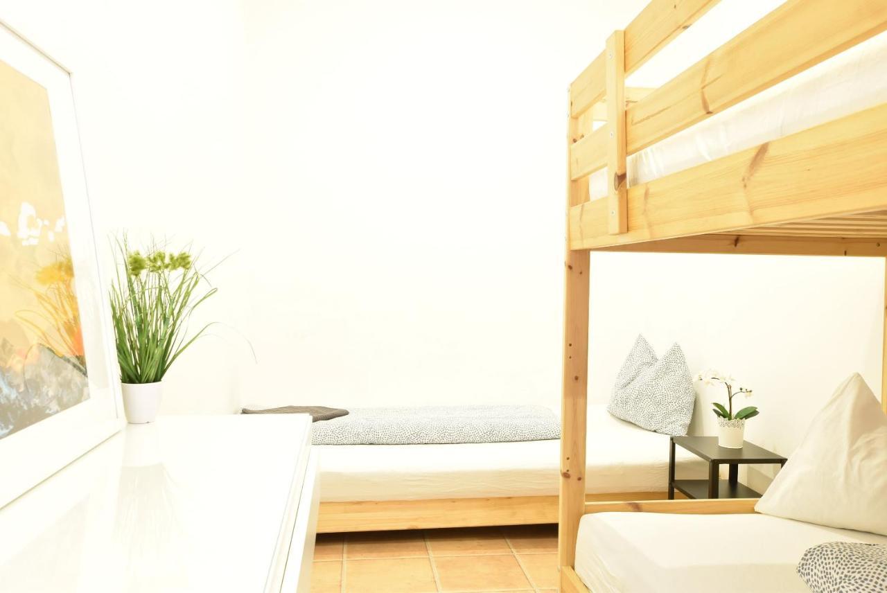 Huge Apartment In Awesome Location With Parking Innsbruck Bagian luar foto