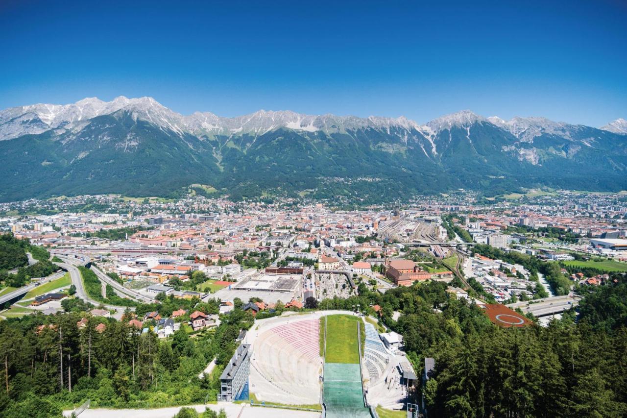 Huge Apartment In Awesome Location With Parking Innsbruck Bagian luar foto